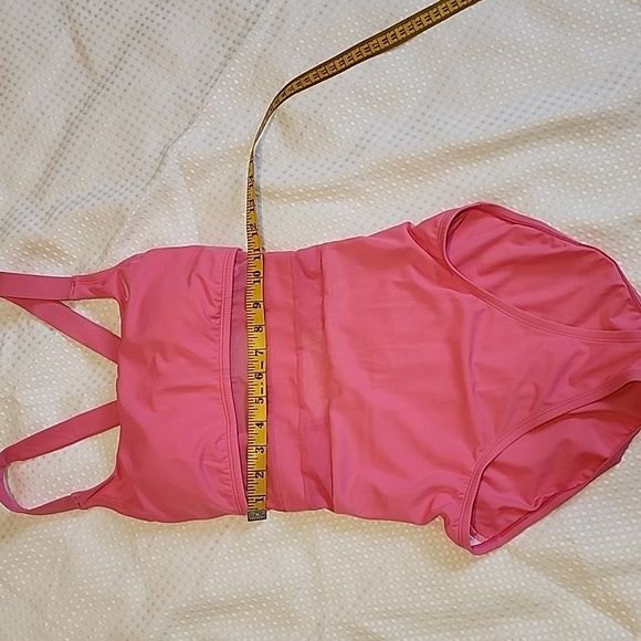 Nike brand one-piece swimsuit, pink, size M - Picture 8 of 10